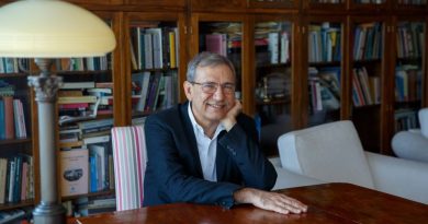 Orhan Pamuk_Photo by Koray Şentürk, Yapı Kredi Kültür Sanat Yayıncılık Archive